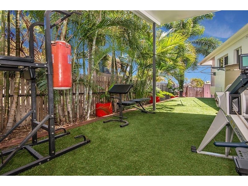 8 Kensington Court, Castle Hill QLD 4810