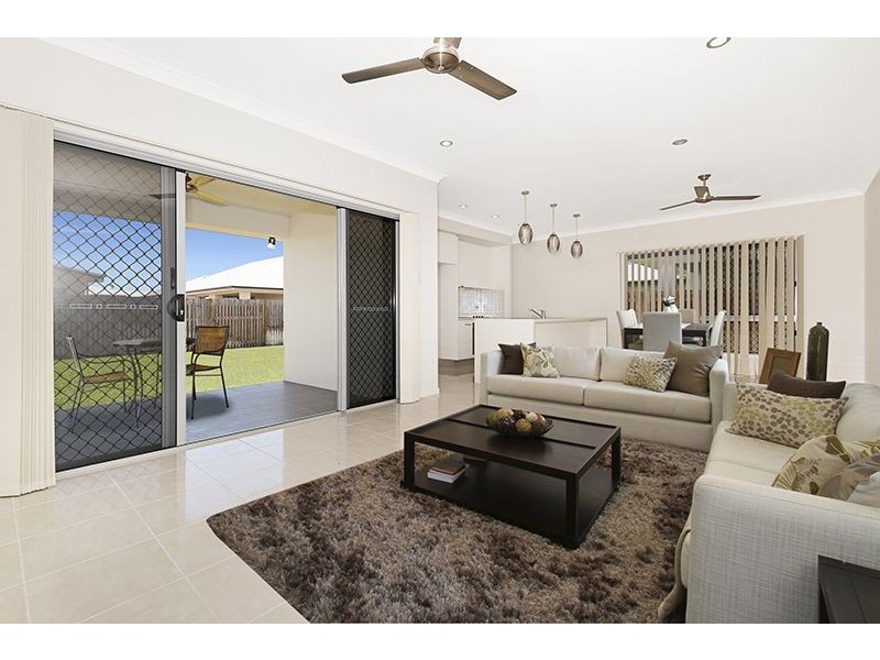 11 Molokai Court, Burdell QLD 4818