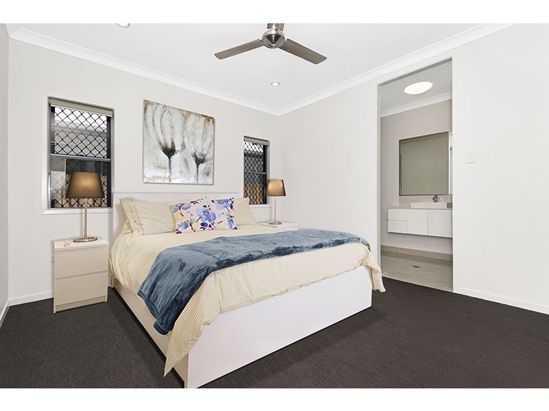11 Molokai Court, Burdell QLD 4818