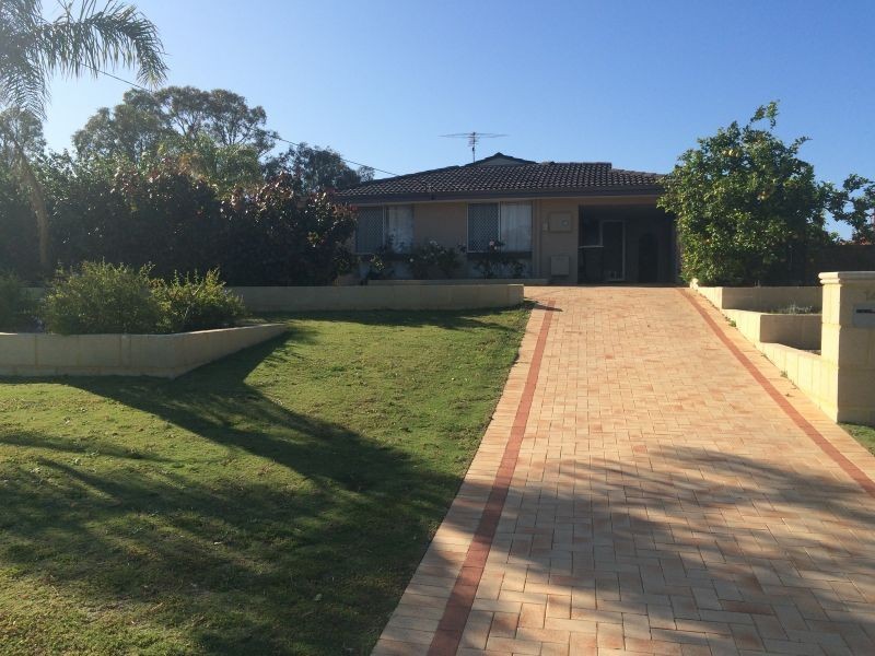 1/14 Mcwhae Road, Hillarys WA 6025