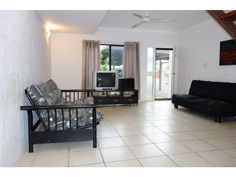 2/5 Pioneer Street, Manoora QLD 4870