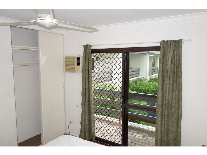 2/5 Pioneer Street, Manoora QLD 4870