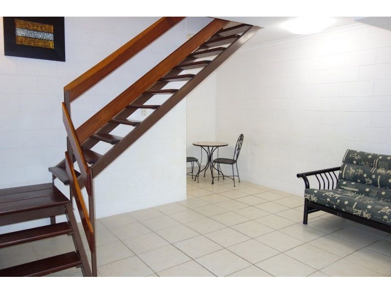 2/5 Pioneer Street, Manoora QLD 4870