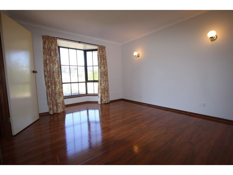 35 Kurrambi Crescent, Hallett Cove SA 5158