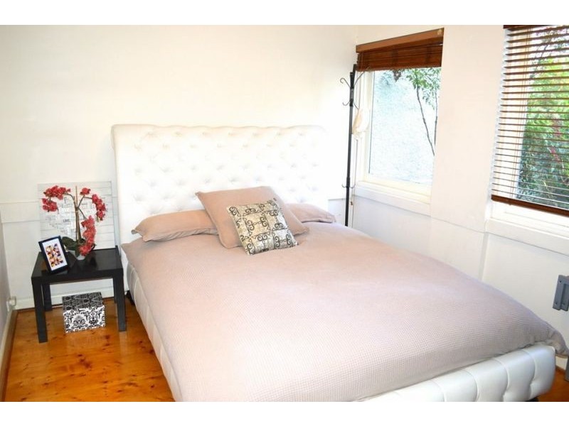 2/1 Ruskin Street, Elwood VIC 3184