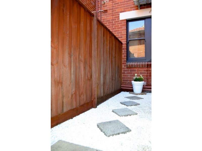 2/1 Ruskin Street, Elwood VIC 3184