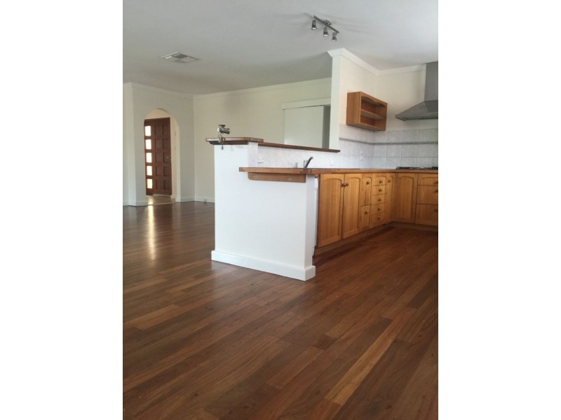 8 Shelton Street, Waikiki WA 6169