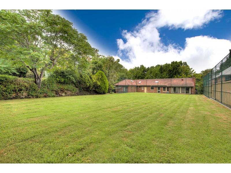 16 Bromley Ave, Pymble NSW 2073