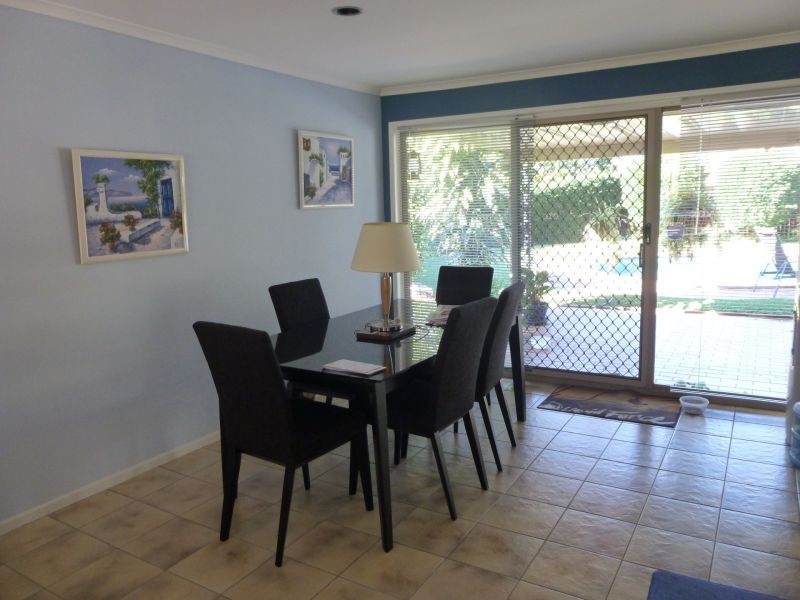 4 Kaiser Drive, Windaroo QLD 4207