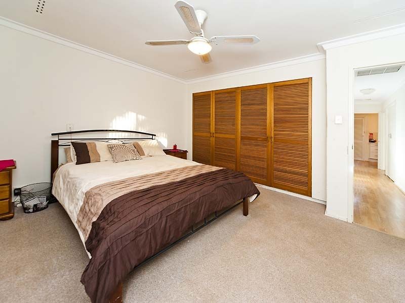 5 Mirria Way, Mount Nasura WA 6112
