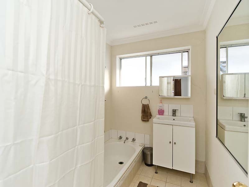 5 Mirria Way, Mount Nasura WA 6112