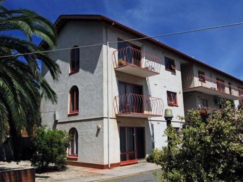 9/6 Ferguson St, Glenelg North SA 5045