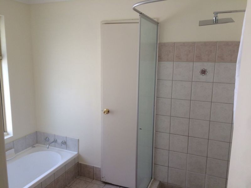 8 Enlie Lane, Warnbro WA 6169