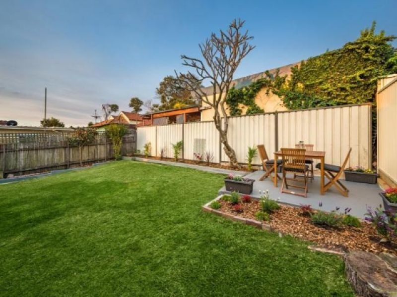 6 Stone St, Earlwood NSW 2206