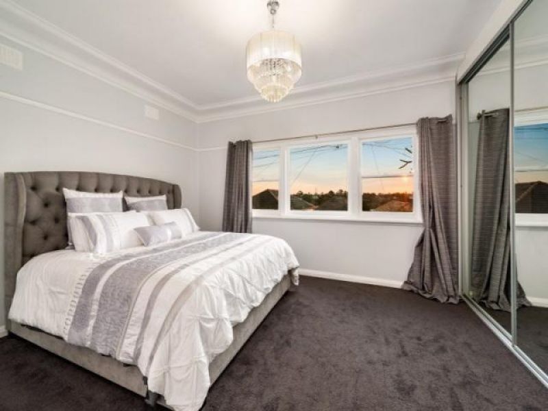 6 Stone St, Earlwood NSW 2206