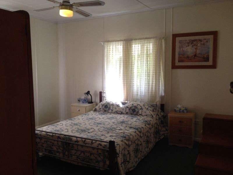 32 Lake Road, Slacks Creek QLD 4127