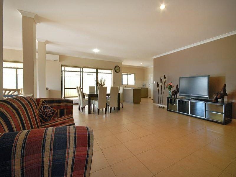 33 Hennessy Drive, Ashby WA 6065