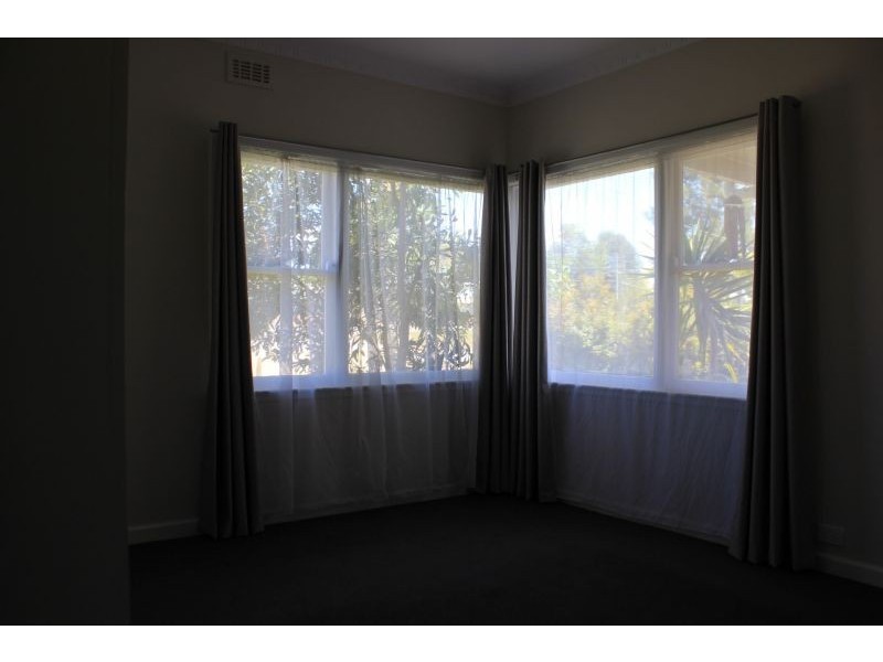 27 Water St, Brown Hill VIC 3350