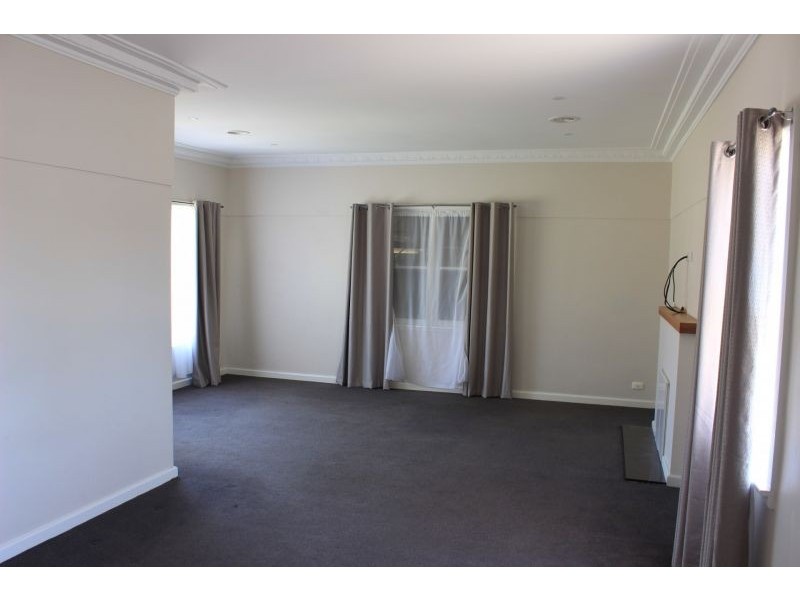 27 Water St, Brown Hill VIC 3350