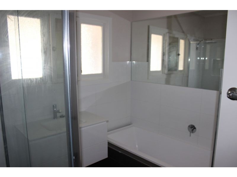 27 Water St, Brown Hill VIC 3350