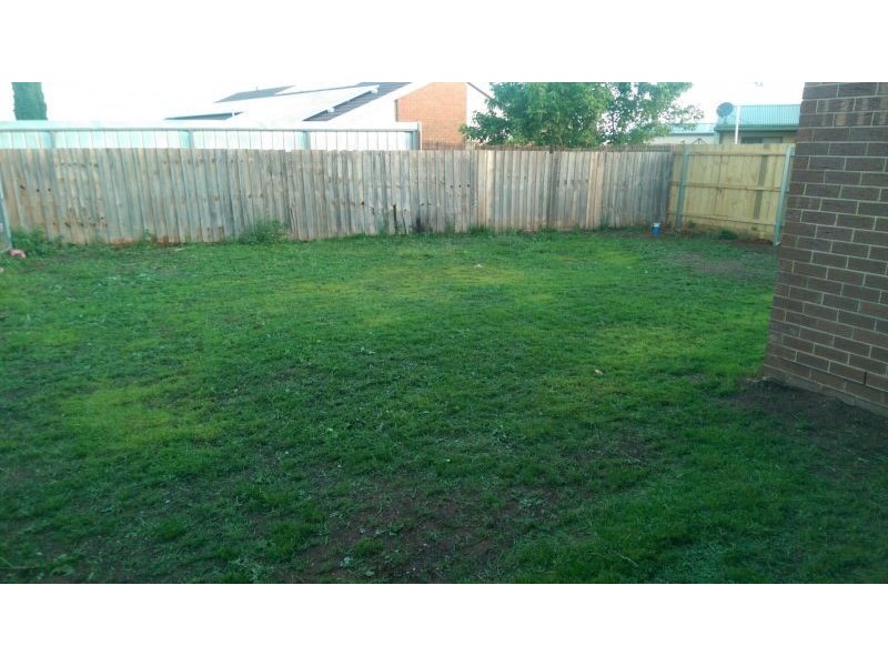 15 Clement Way, Melton South VIC 3338