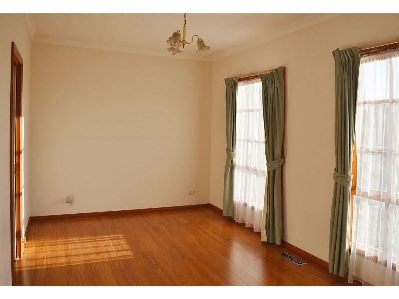 4 Somerset Drive, Sunshine North VIC 3020