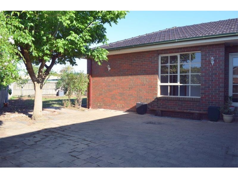 4 Somerset Drive, Sunshine North VIC 3020