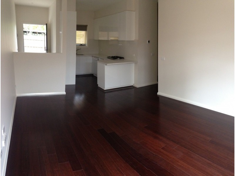 2/14 Mcewan Road, Heidelberg Heights VIC 3081