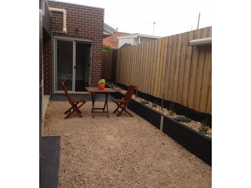 2/14 Mcewan Road, Heidelberg Heights VIC 3081