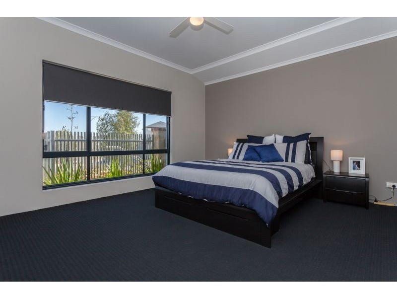 4 Sloman Lane, Clarkson WA 6030