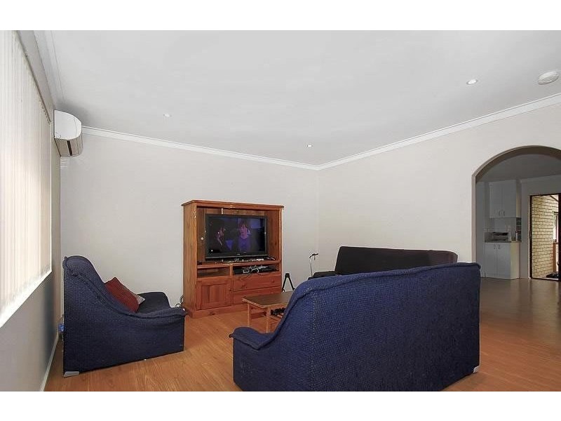 11 Gloves Place, Beechboro WA 6063