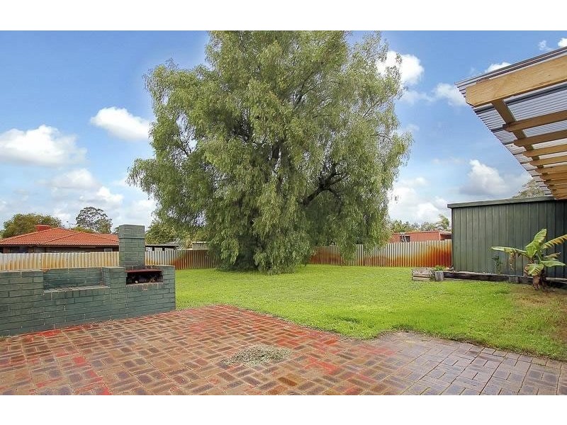 11 Gloves Place, Beechboro WA 6063