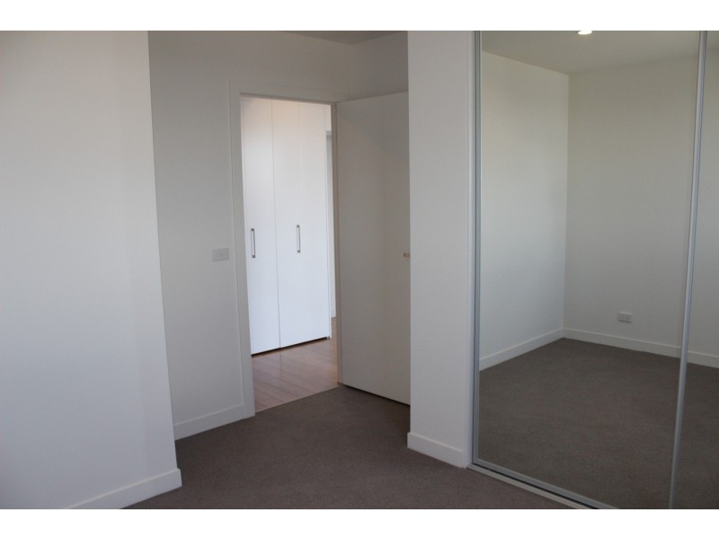 309/10 Clinch Avenue, Preston VIC 3072