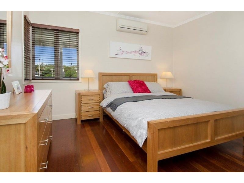 134 Wishart Rd, Upper Mount Gravatt QLD 4122