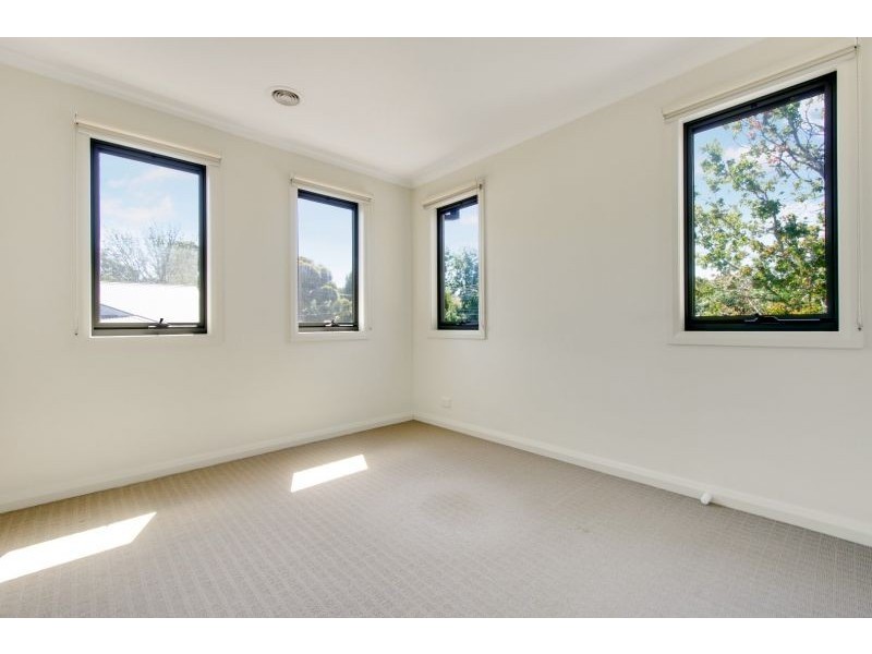 1/22 Charles Street, Ringwood VIC 3134