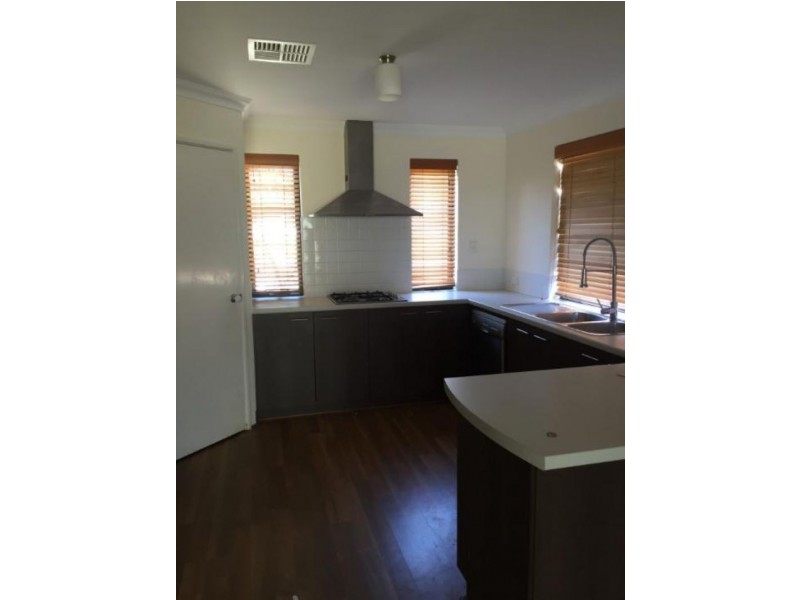 18 Sparrow Way, Spearwood WA 6163