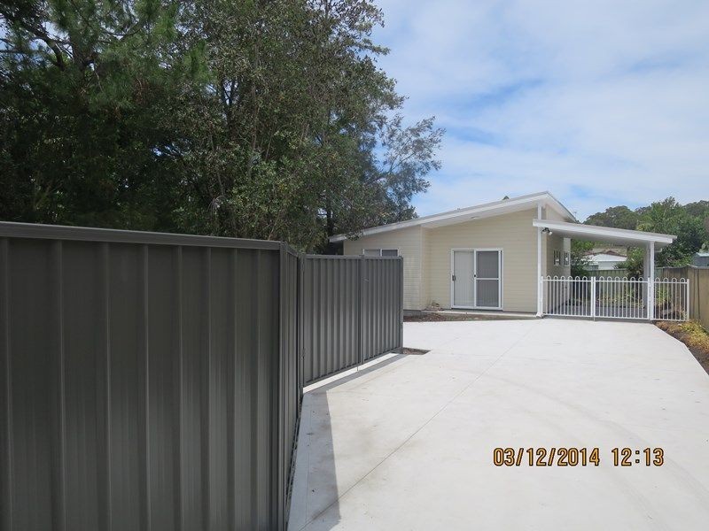 20a Panorama Parade, Berkeley Vale NSW 2261