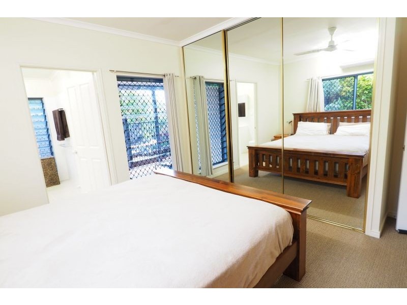 1 Blackbird Close, Bentley Park QLD 4869