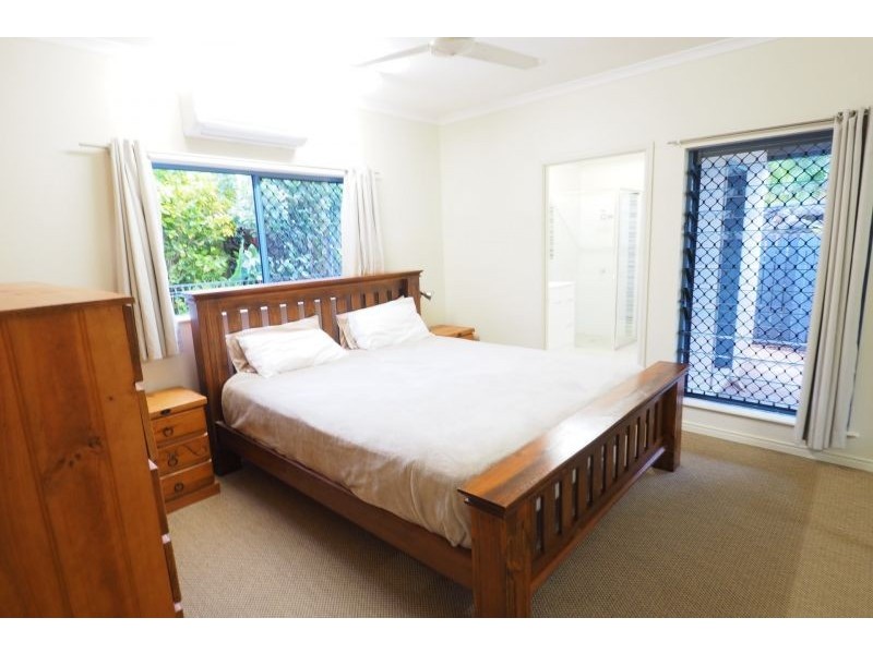 1 Blackbird Close, Bentley Park QLD 4869