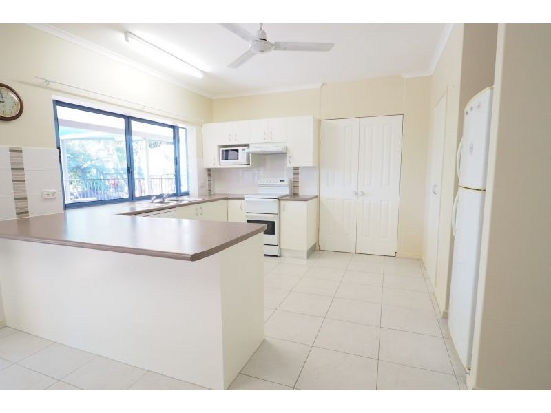 1 Blackbird Close, Bentley Park QLD 4869