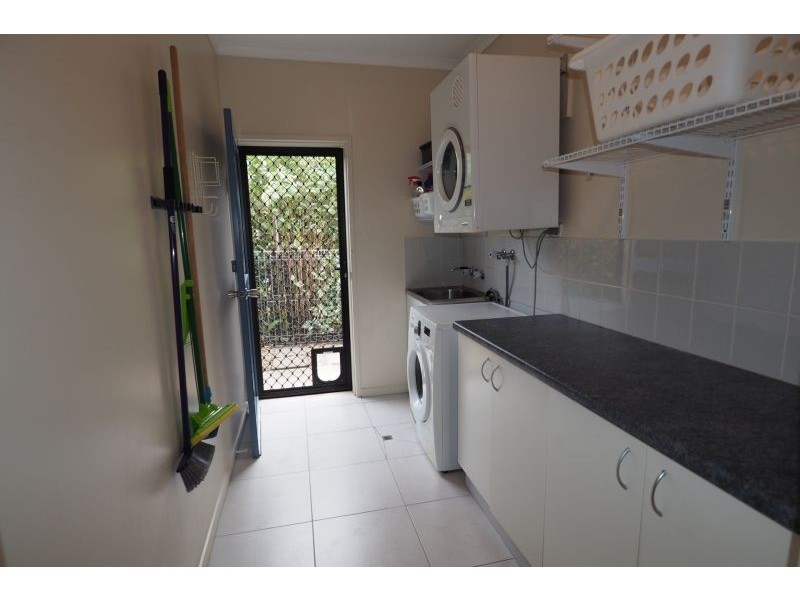 1 Blackbird Close, Bentley Park QLD 4869