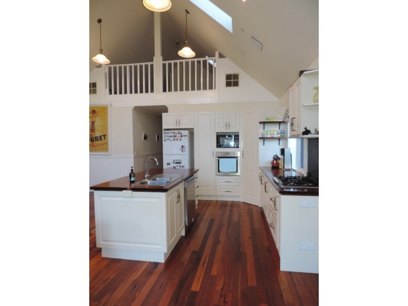 78 St David St, Thornbury VIC 3071