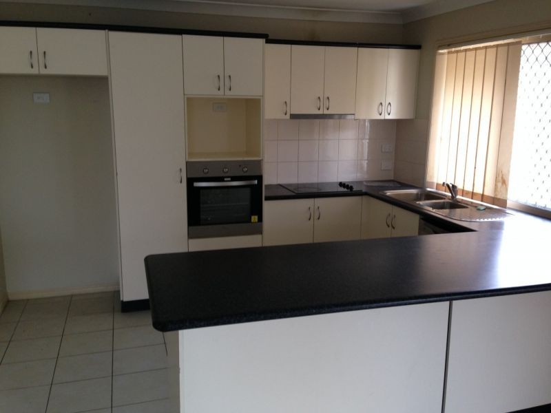 17 Carnarvon Crescent, Waterford QLD 4133