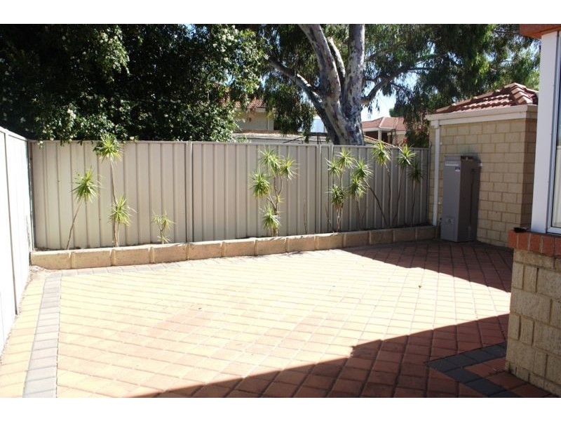 23d Rawlins Street, Glendalough WA 6016