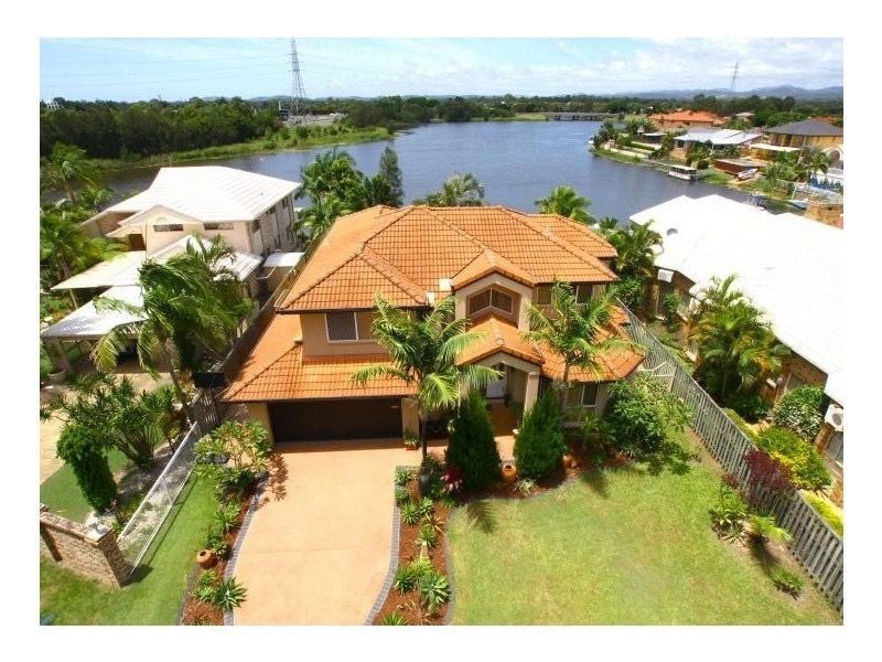 Clear Island Waters QLD 4226