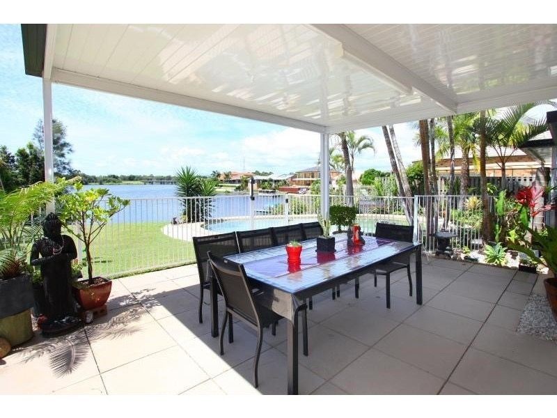 Clear Island Waters QLD 4226