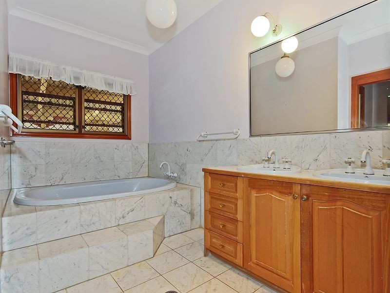 1031 Beams Road, Bridgeman Downs QLD 4035