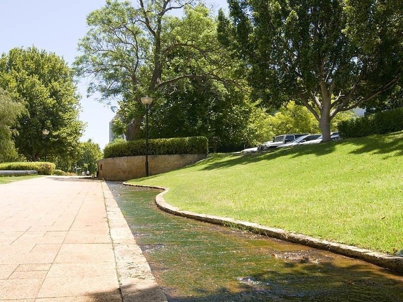 2/24 Saunders St, East Perth WA 6004