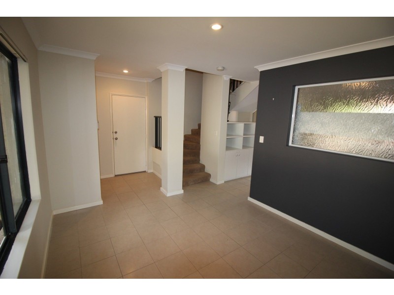 2/105 Gladstone Road, Rivervale WA 6103