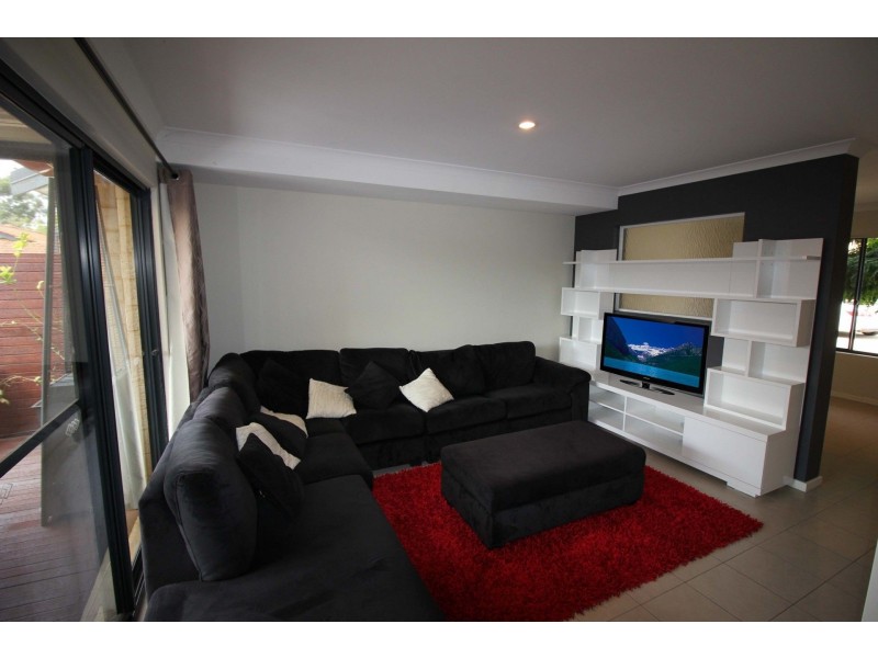 2/105 Gladstone Road, Rivervale WA 6103